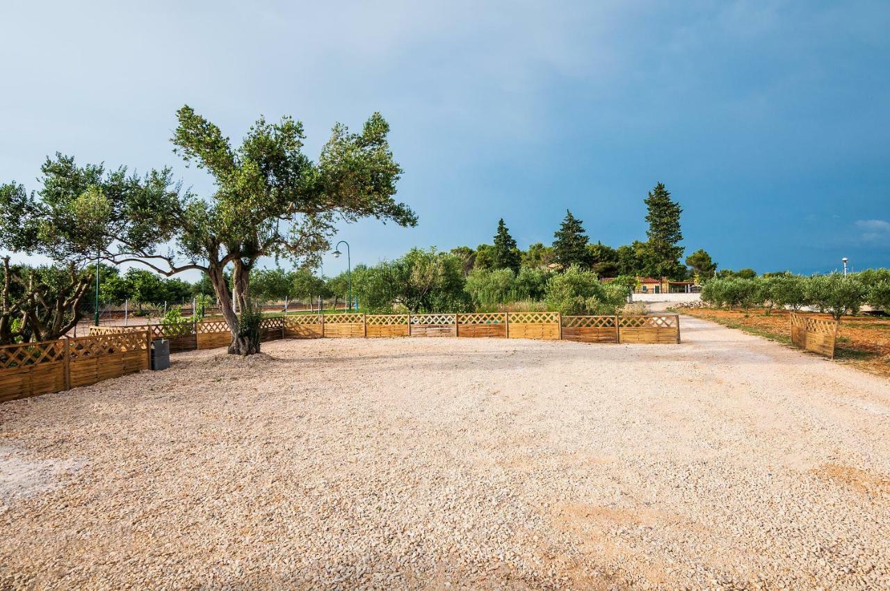 Camp San Antonio Hotell Biograd Na Moru Eksteriør bilde